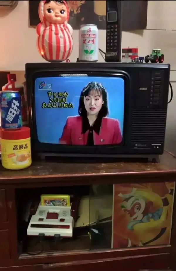 妹子窮的絲襪都破了！插圖26