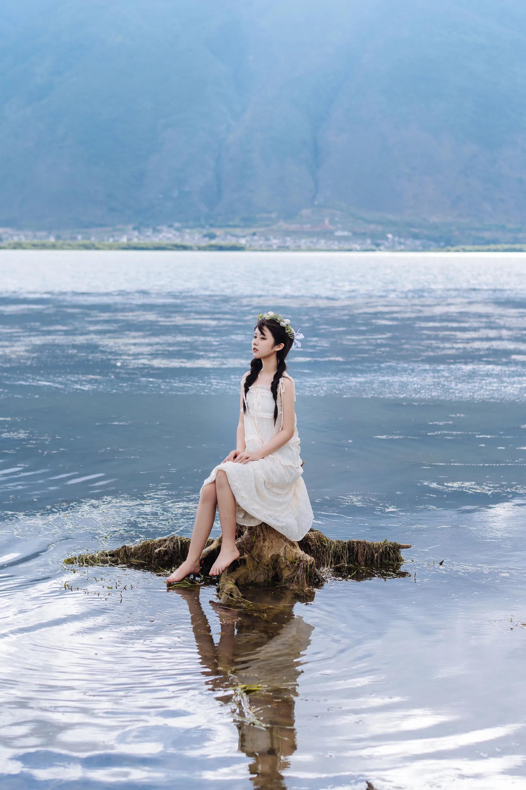 喵糖映畫(huà) 海邊姑娘（鏡醬）純色白裙，嚶嚶嚶插圖