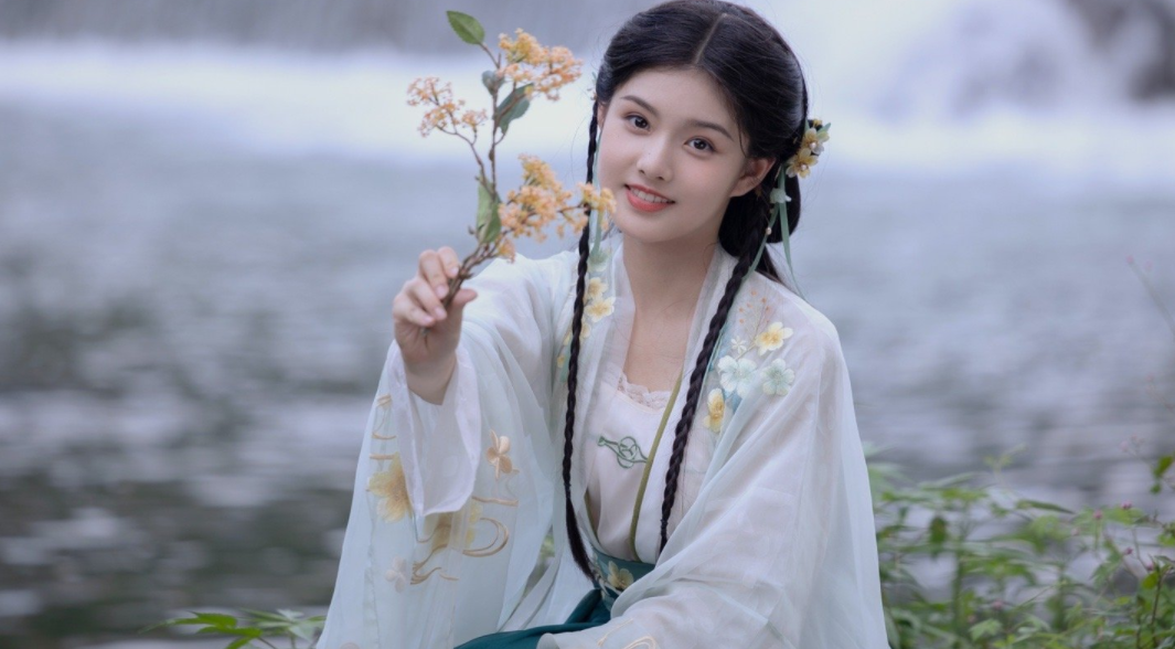 14歲童星拍國(guó)風(fēng)cos多絕 美成了神仙姐姐劉亦菲？插圖3
