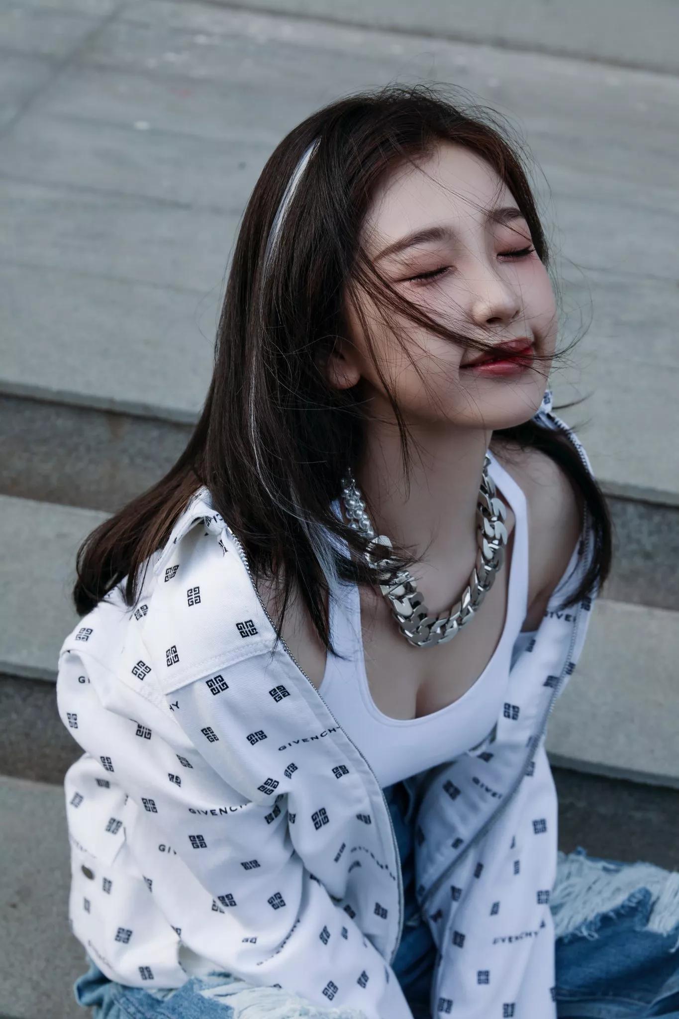 國內地女演員、歌手 虞書欣美照欣賞插圖17