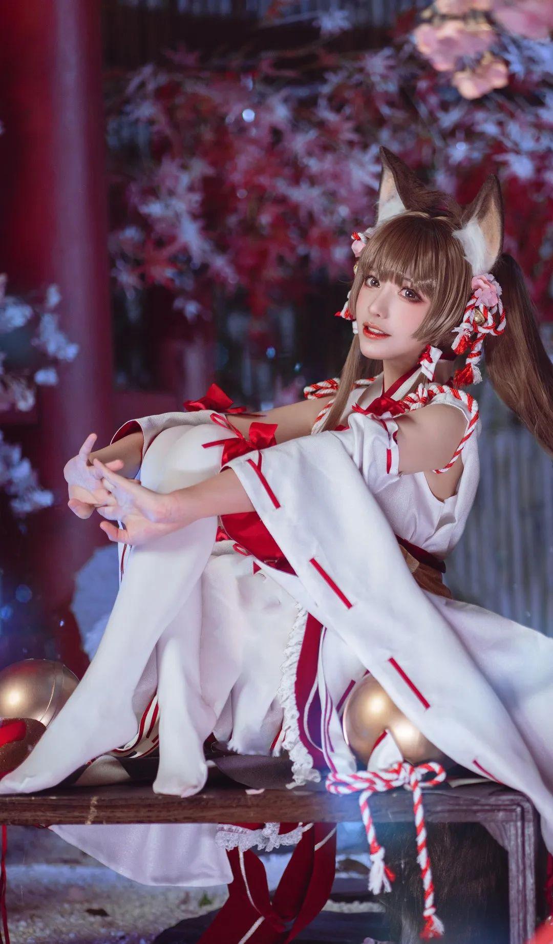優(yōu)莉娜，俏皮的巫女《盾之勇者成名錄：浪潮》插圖1